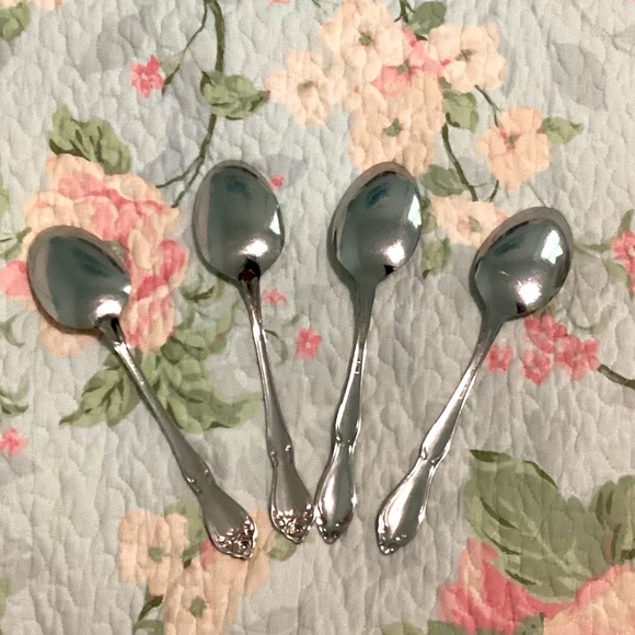 Oneida Stainless Steel Silverware (4 Serving Spoons) Vintage USA - Picture 3 of 7